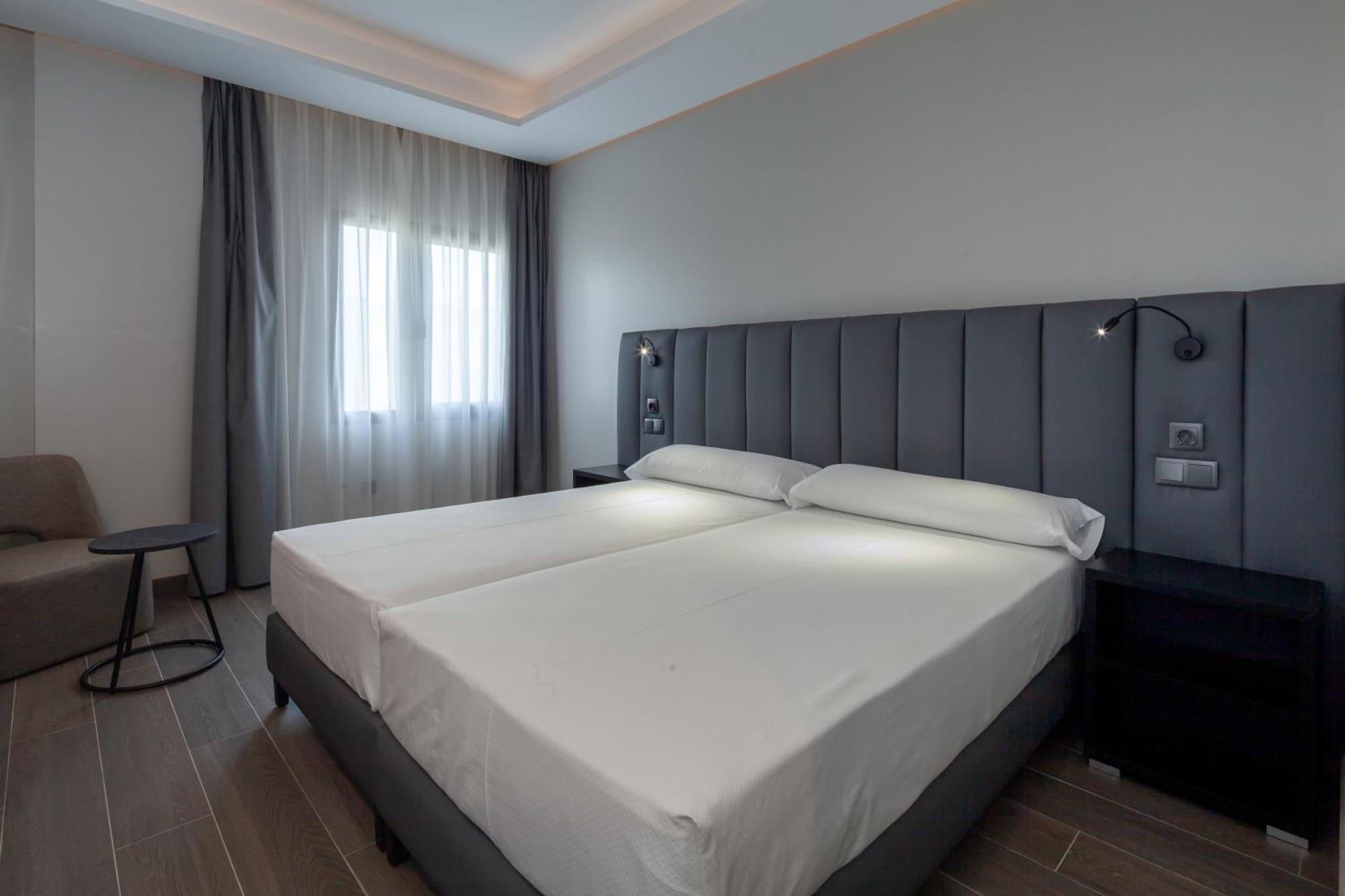 Leflet Sanlucar Hotel Sanlúcar la Mayor Kültér fotó