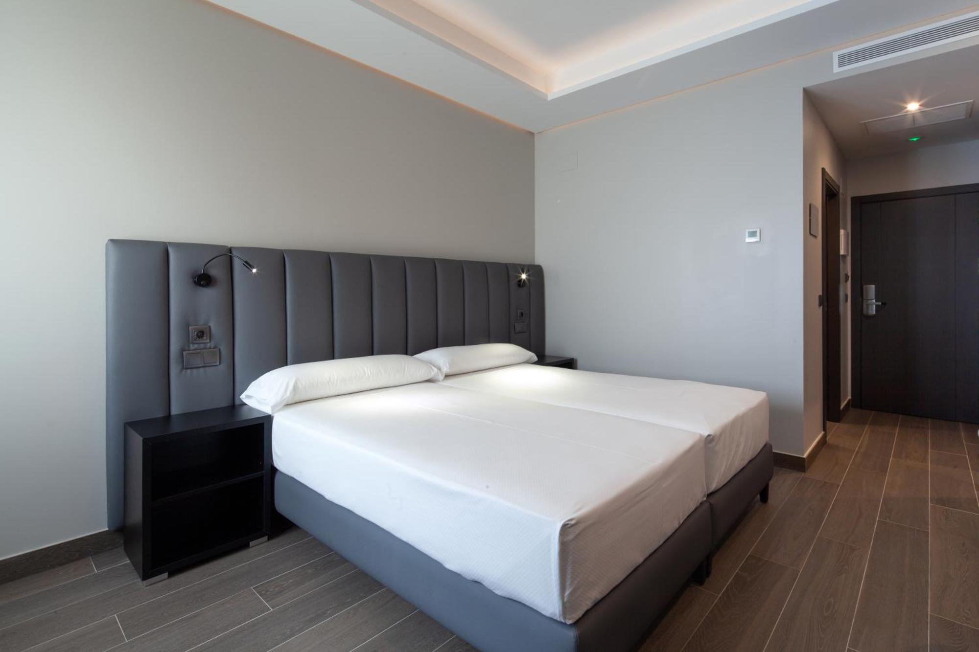 Leflet Sanlucar Hotel Sanlúcar la Mayor Kültér fotó